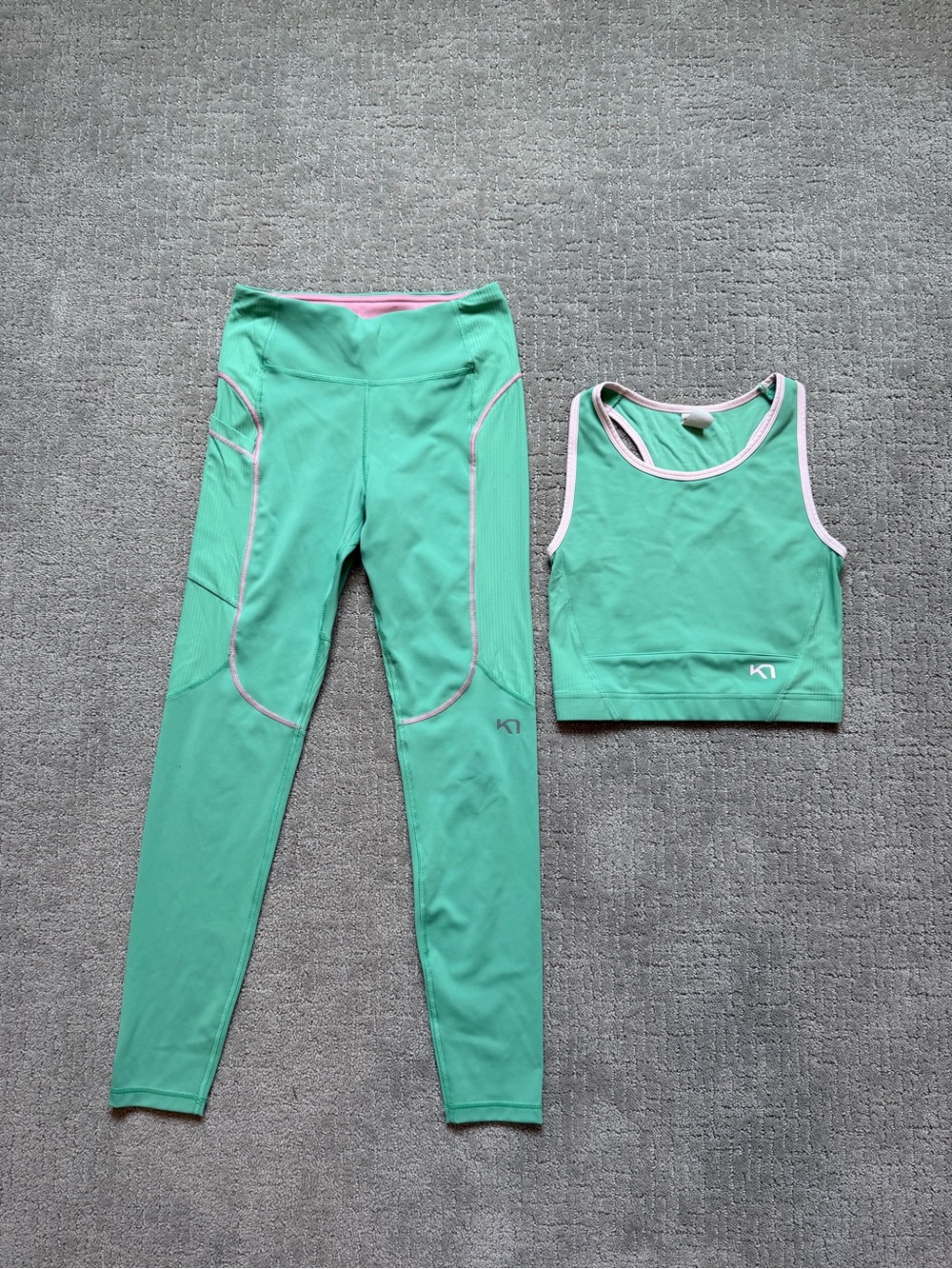 Kari Traa Green High-Waist Leggings with Matching Sports Bra Top